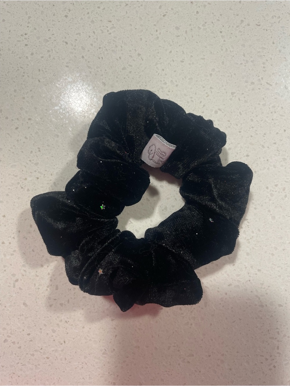 Dewedit scrunchie “Backstage Pass”